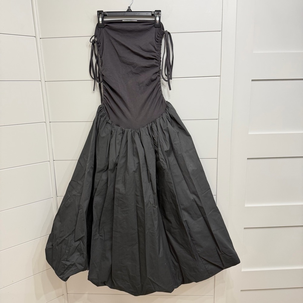 Amy Lynn Alexa Dark Gray Puffball Midi Dress Size Medium 23750 - Picture 9 of 14